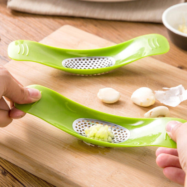 1PC Garlic Cutter Garlic Press Grinding Slicer