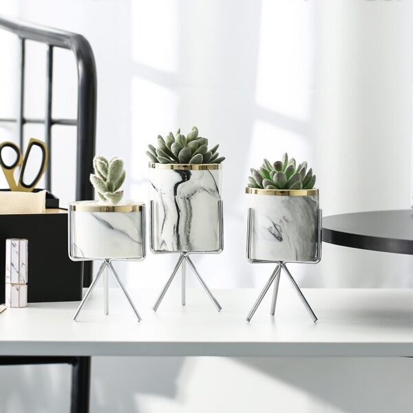 Marble Pattern Standing Vases - Image 4