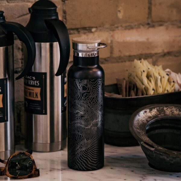Henderson - Nevada Map Bottle with Bamboo Top in Matte Black - Image 4