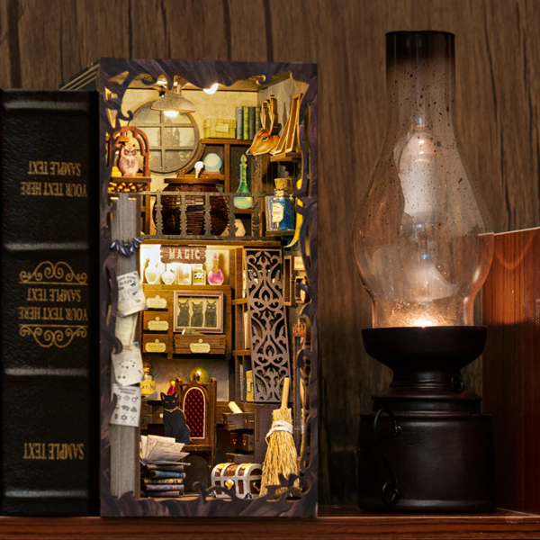 Magic Pharmacist Book Nook - Image 5