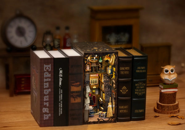 Magic Pharmacist Book Nook - Image 6