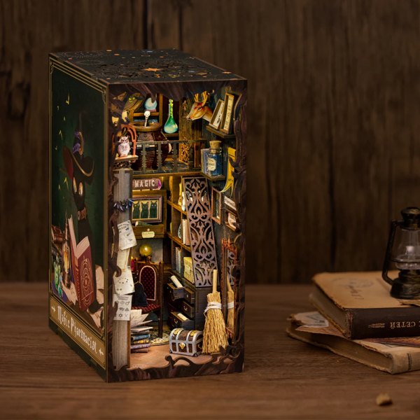 Magic Pharmacist Book Nook - Image 11