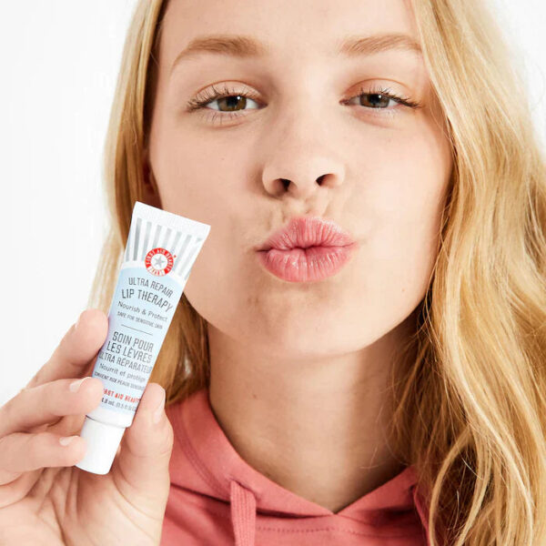 Ultra Repair Lip Therapy - Image 4