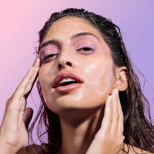 Glow Recipe Blueberry Bounce Gentle Cleanser - Image 4