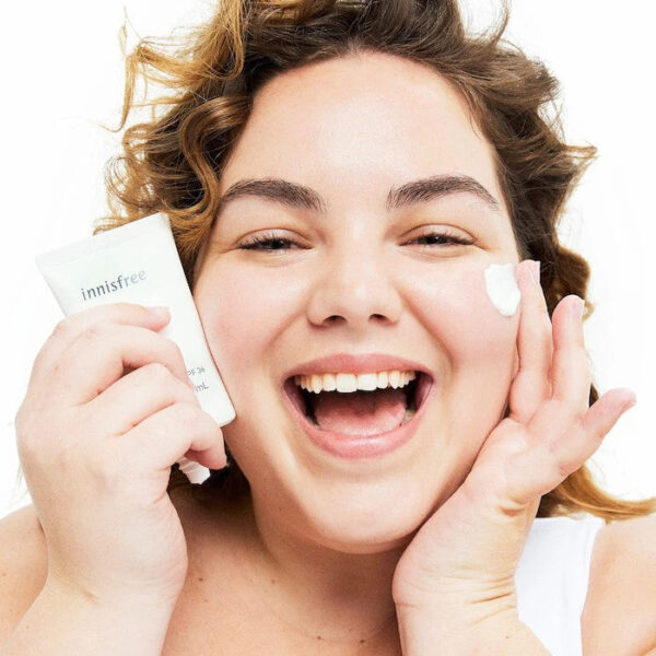 innisfree Daily UV Defense Invisible Broad Spectrum SPF 36 Sunscreen - Image 8