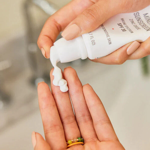 Mineral Sunscreen Zinc Oxide Broad Spectrum SPF 30 - Image 3