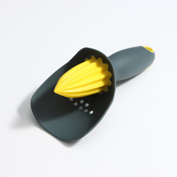 Portable Manual Fruit Squeezer - Image 3